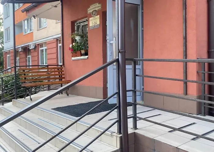 У 2 Хвилинах Від Метро Нова Супер Видова