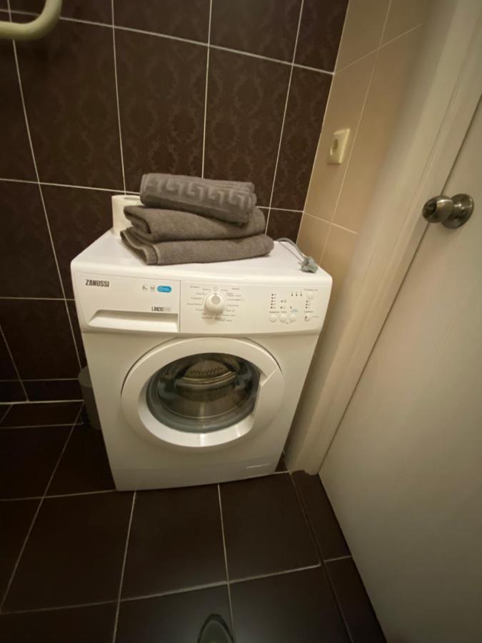Apartment у 2 хвилинах від метро нова супер видова