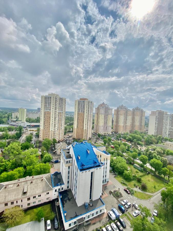 Apartment у 2 хвилинах від метро нова супер видова *