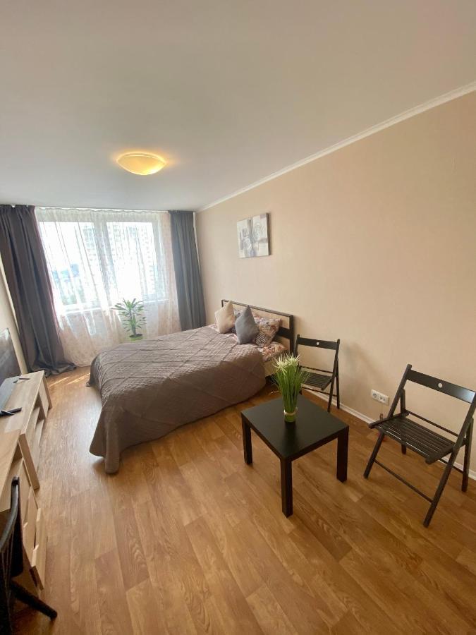 Apartment у 2 хвилинах від метро нова супер видова