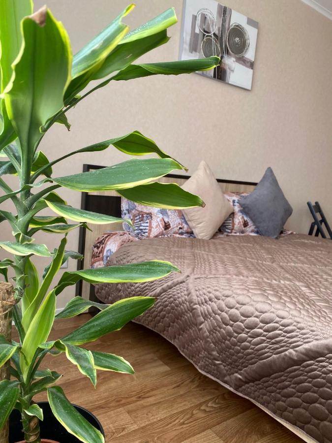 у 2 хвилинах від метро нова супер видова Apartment *