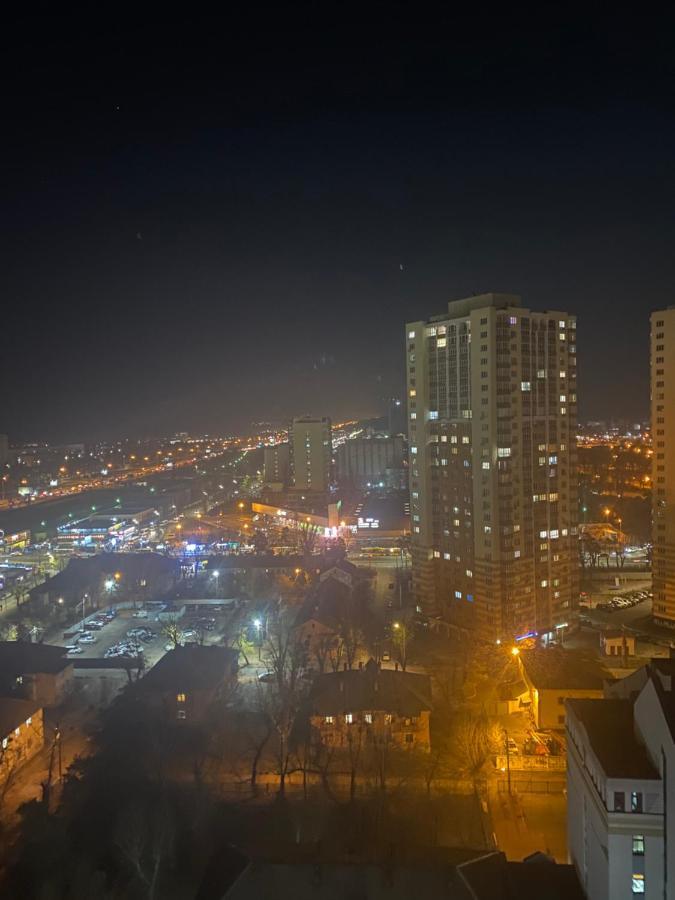 у 2 хвилинах від метро нова супер видова *