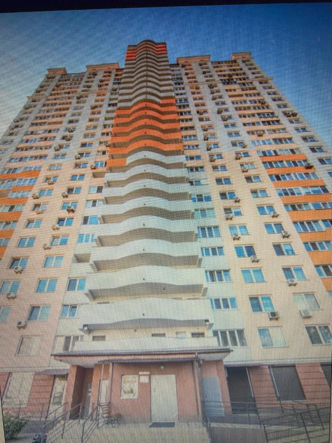 Apartment у 2 хвилинах від метро нова супер видова *